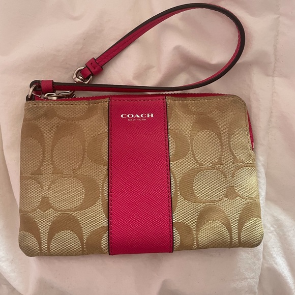 Cute COACH WRISTLET - Picture 1 of 2